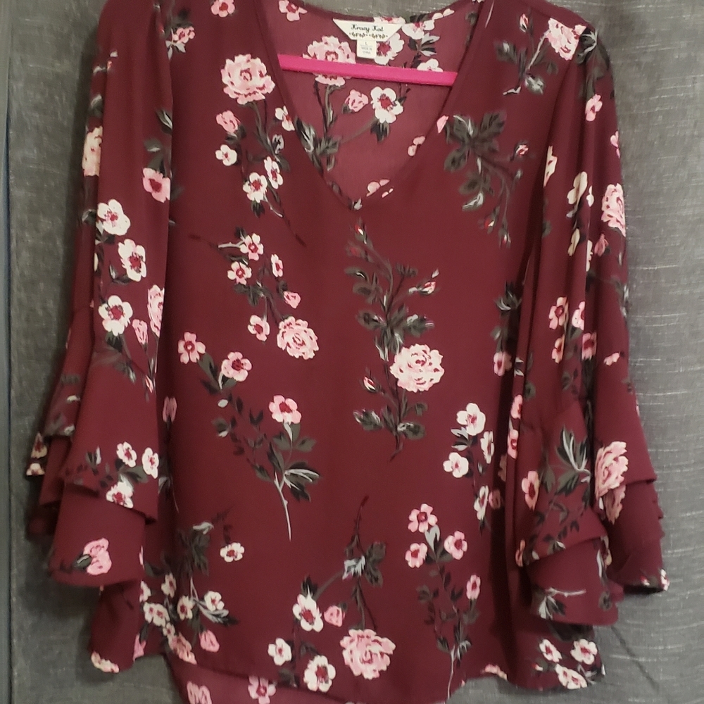 Quarter length floral blouse